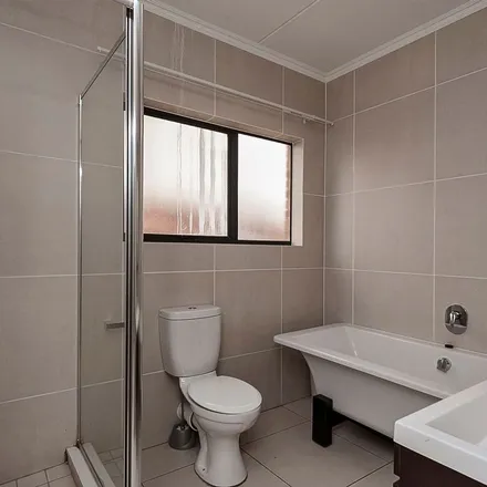Rent this 2 bed apartment on unnamed road in Willowway x9, Gauteng