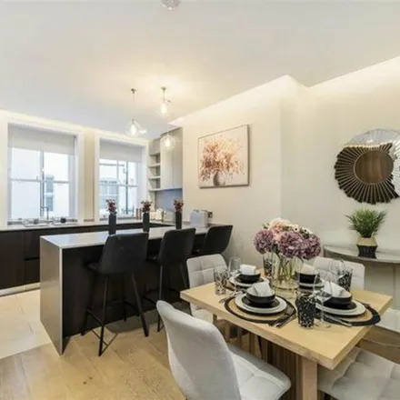 Rent this 5 bed apartment on 1A Drayton Gardens in London, SW5 0BE