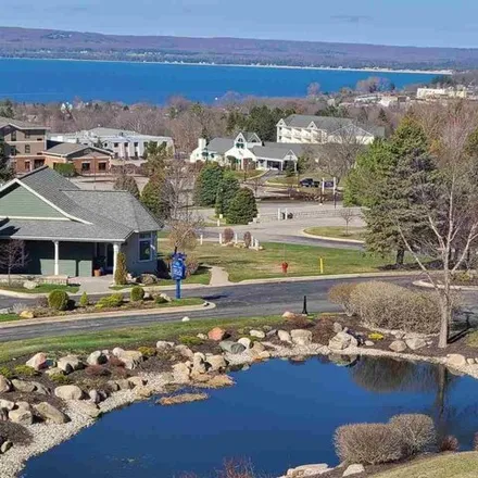Buy this 4 bed condo on 821 Mapleleaf Lane in Petoskey, MI 49770
