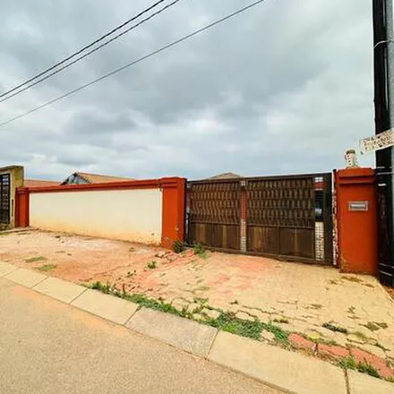 Image 4 - Adcock Street, Johannesburg Ward 13, Soweto, 1861, South Africa - Apartment for rent