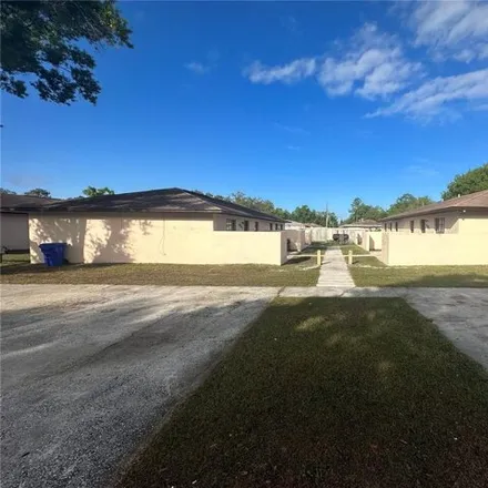 Buy this 16 bed house on 633 South Kansas Avenue in Lakeland, FL 33815