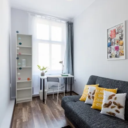 Rent this 6 bed room on Stanisława Staszica 2 in 60-529 Poznan, Poland