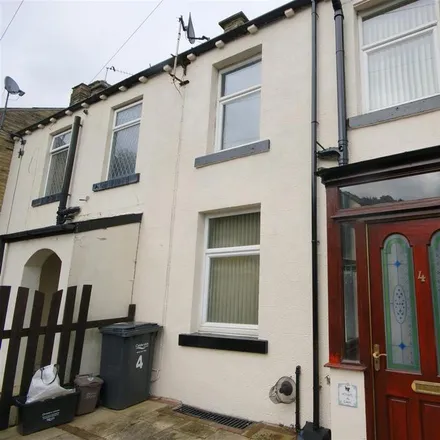 Rent this 1 bed townhouse on Cross Street in Brighouse, HD6 4BJ