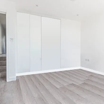 Image 3 - North End Road, London, NW11 7RL, United Kingdom - Apartment for rent