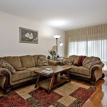 Image 6 - 821 Long Road, Glenview, IL 60025, USA - Apartment for rent