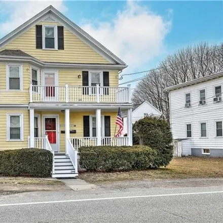 Rent this 4 bed house on 515 Middle Highway in Barrington, RI 02806