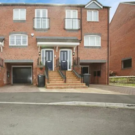 Buy this 4 bed townhouse on The Waterway in Nuneaton, CV10 7FA