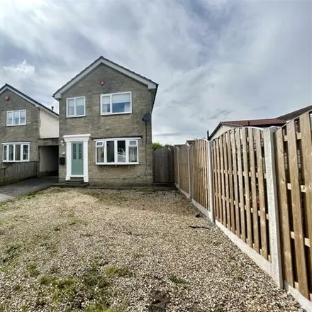 Buy this 3 bed house on Summer Lane in Emley, HD8 9SJ