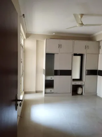 Rent this 3 bed apartment on unnamed road in Gautam Buddha Nagar, Shahdara -