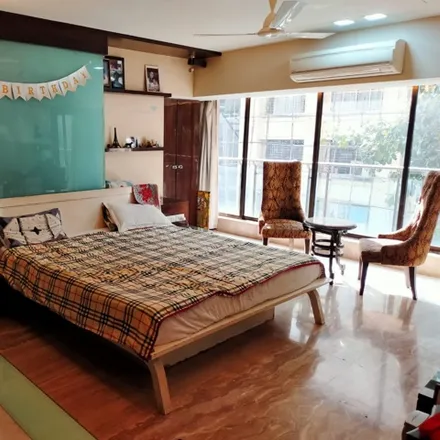 Buy this 4 bed apartment on NS Road No 9 in K/W Ward, Mumbai - 400058