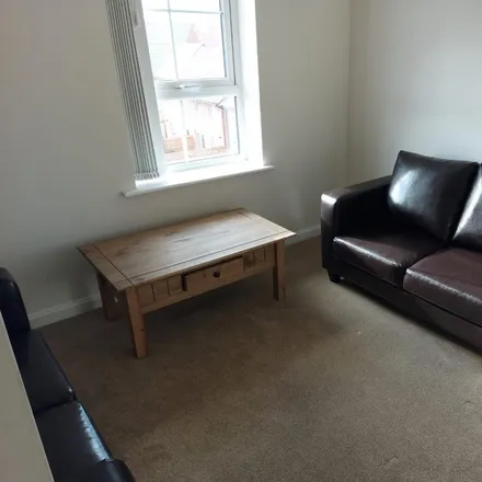 Image 5 - 16 Tawny Grove, Coventry, CV4 8NL, United Kingdom - Apartment for rent