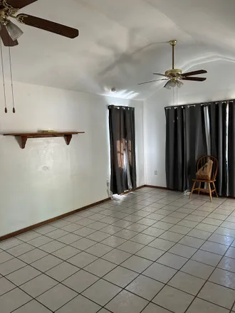 Image 2 - 1900 North Tom Green Avenue, Odessa, TX 79761, USA - House for rent