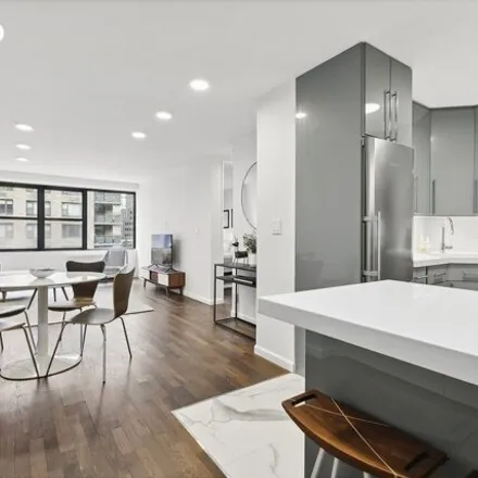 Image 1 - The Hamilton, East 40th Street, New York, NY 10016, USA - Apartment for sale