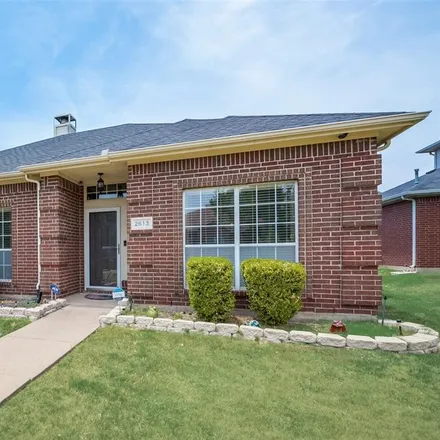 Buy this 3 bed house on 2613 Walnut Creek Drive in Mesquite, TX 75181