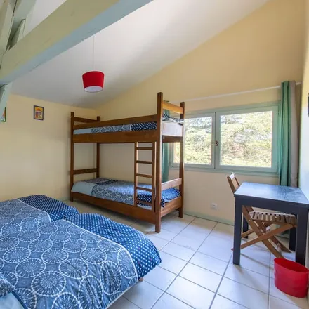 Rent this 6 bed house on 66740 Montesquieu-des-Albères