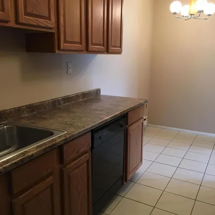 Image 5 - unnamed road, Whittier Oaks, Manalapan Township, NJ, USA - Apartment for rent