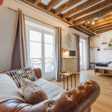 Rent this studio room on Paris 7e Arrondissement