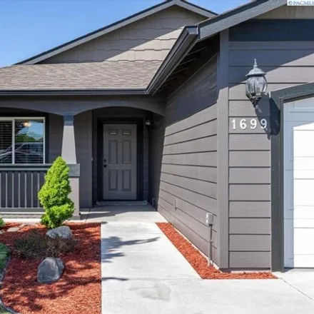 Buy this 3 bed house on 1699 Lantana Avenue in Richland, WA 99352