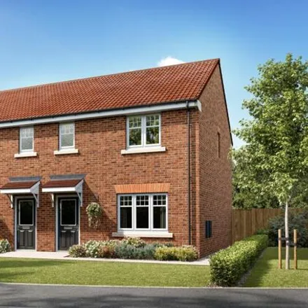 Buy this 3 bed townhouse on Heatherfields Cresent in New Rossington, DN11 0TY