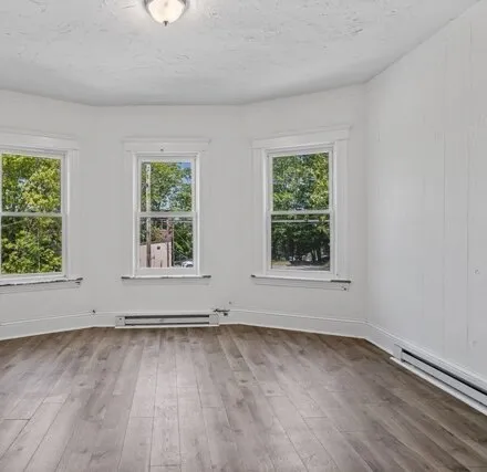 Image 5 - 8 Delaware St Apt 3, Worcester, Massachusetts, 01603 - Apartment for rent