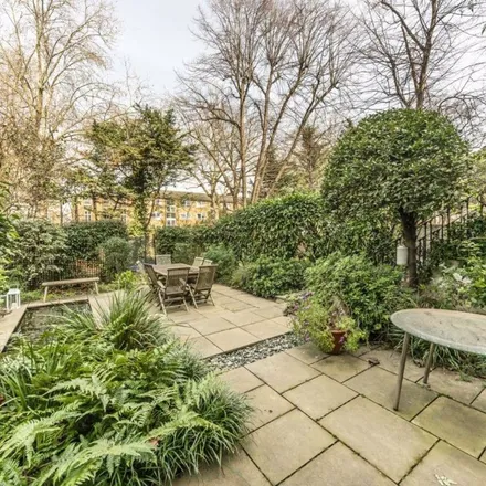 Rent this 4 bed apartment on 77 Holland Park in London, W11 3RZ