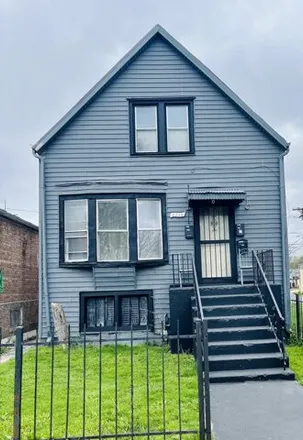 Buy this 6 bed house on 6716 South Winchester Avenue in Chicago, IL 60636
