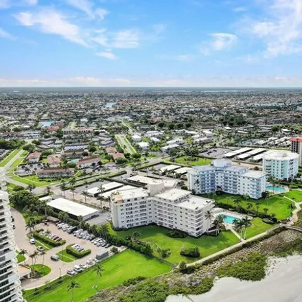 Buy this studio condo on Sunset House North in Seaview Court, Marco Island