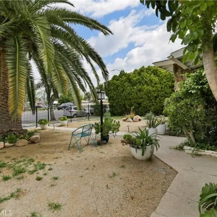 Image 3 - Alley ‎80939, Los Angeles, CA 91335, USA - House for sale