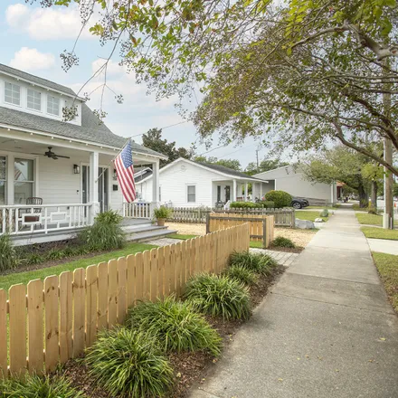 Buy this 3 bed house on 708 Broad Street in Beaufort, NC 28516