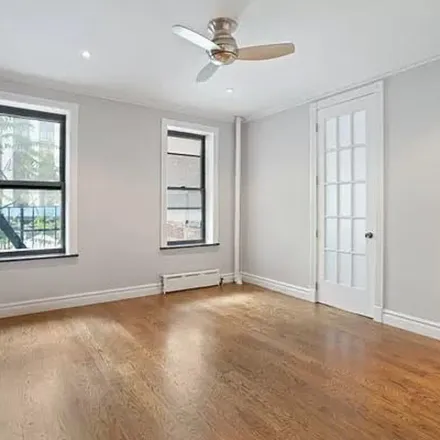 Image 3 - 340 East 18th Street, New York, NY 10003, USA - Apartment for rent