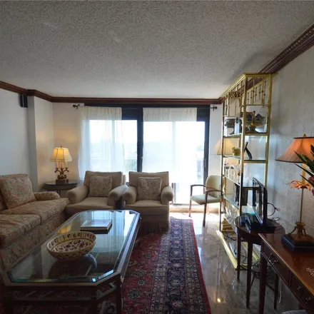 Image 7 - Shore Towers, Shore Tower Path, New York, NY 11102, USA - Apartment for rent