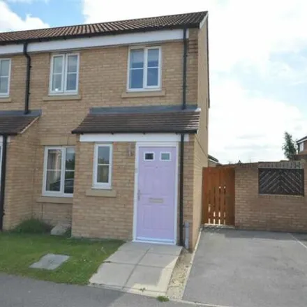 Rent this 2 bed townhouse on Pasture Way in Micklefields, Whitwood