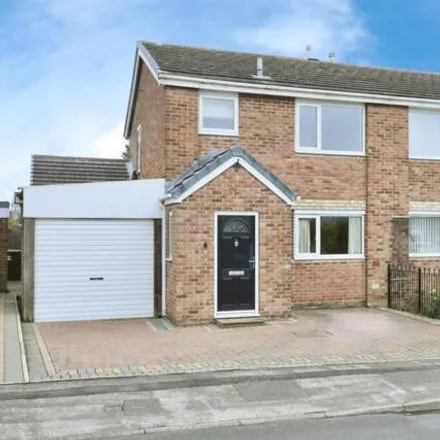 Buy this 3 bed duplex on Buckingham Way in Maltby, S66 7EA