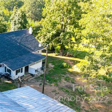 Image 9 - 2233 Tomlinson Loop, Connelly Springs, Burke County, NC 28612, USA - House for sale