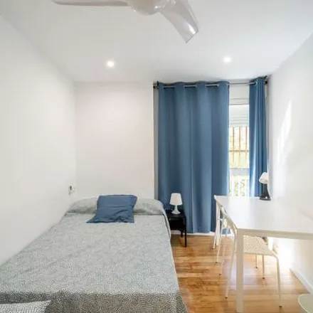 Rent this 6 bed apartment on Església de Sant Carles Borromeo in Carrer de Quevedo, 46001 Valencia
