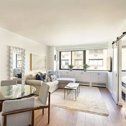 Image 2 - 5 West 15th Street, New York, NY 10011, USA - Apartment for sale