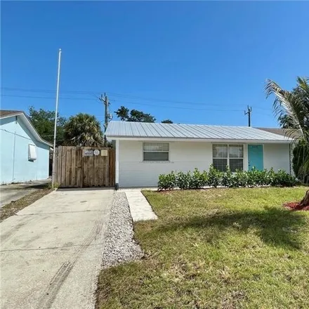 Buy this 2 bed house on Northeast Rustic Way in Jensen Beach, FL 34957