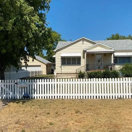 Buy this 4 bed house on 220 West 15th Street in Larned, KS 67550
