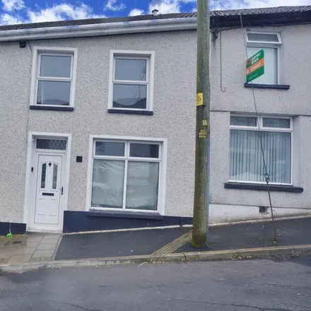 Rent this 3 bed townhouse on Alfred Street in Merthyr Tydfil, CF47 9SX