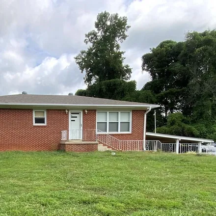 Buy this 2 bed house on 2238 Hilham Highway in Livingston, Overton County