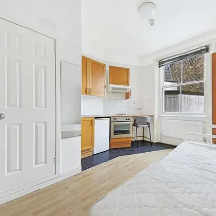 Rent this studio apartment on 28 St George's Drive in London, SW1V 4BN