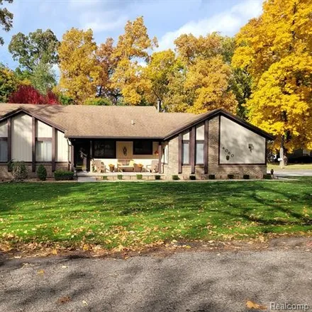 Image 1 - 4060 Edmore Road, Waterford Township, MI 48329, USA - House for sale