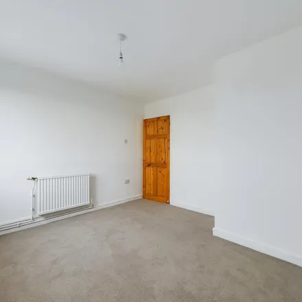Image 9 - Penlan Crescent, Swansea, SA2 0RH, United Kingdom - Apartment for rent