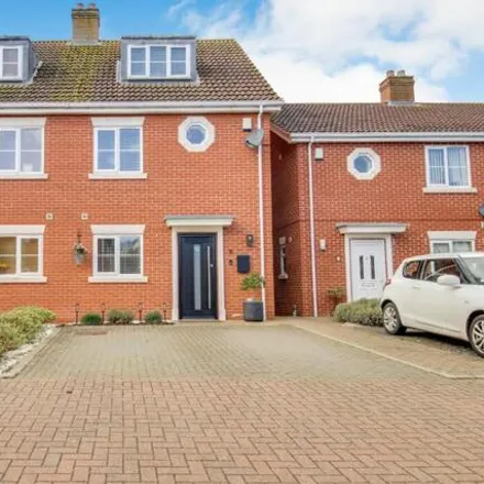 Buy this 4 bed duplex on Tremelaia Gardens in Trimley St Martin, IP11 0RE