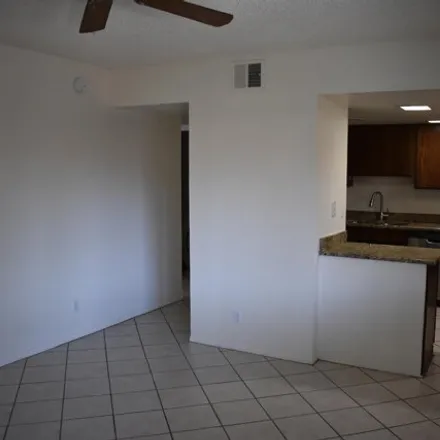 Image 4 - West Emelita Avenue, Mesa, AZ 85202, USA - Apartment for rent