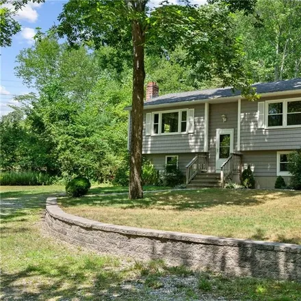 Buy this 3 bed house on 355 Boston Post Road in Manitock Spring, Waterford