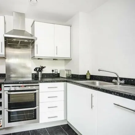 Image 3 - Waterfront House, Harry Zeital Way, London, E5 9RP, United Kingdom - Apartment for sale