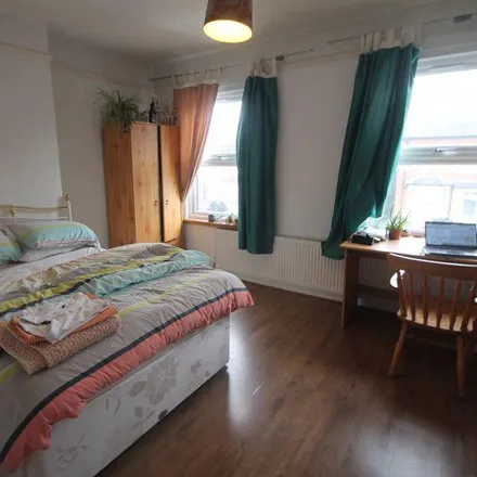 Rent this 4 bed duplex on Bridge Road in London, UB8 2QP