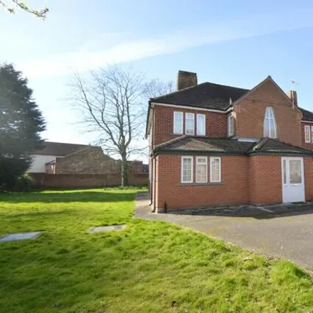 Buy this 4 bed house on Pear Tree Farm in Crowle War Memorial, Church Street