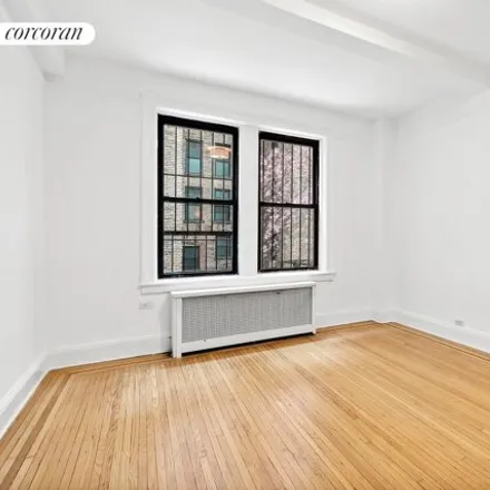 Image 7 - 28 West 69th Street, New York, NY 10023, USA - Apartment for sale